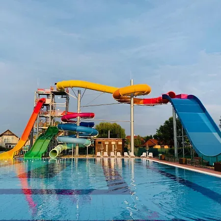 Barack Thermal And Spa 4* Tiszakecske