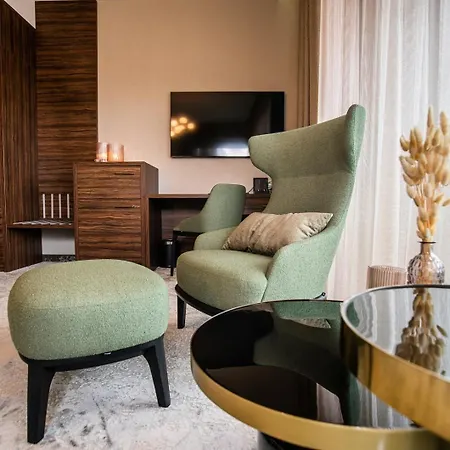 Barack Thermal And Spa Hotel