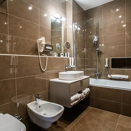 Barack Thermal And Spa Hotel 4*