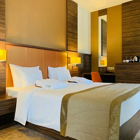 Barack Thermal And Hotel